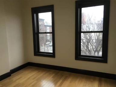 Main picture of 410 Lenox Ave