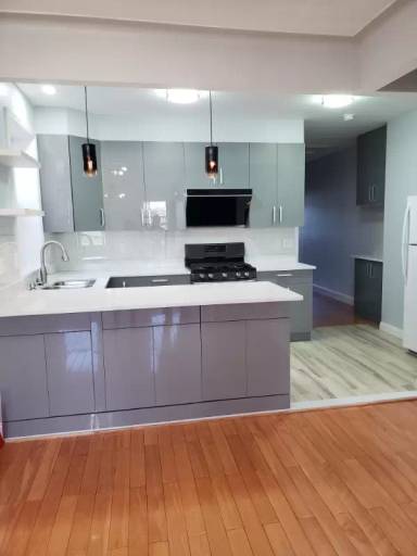 Main picture of 62 Bay 40th St
