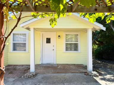 Main picture of 2371 Ivy Rd