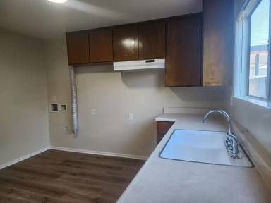 Main picture of 6721 Curtis Ave