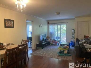 Main picture of 86 E Howard St