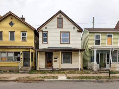 Main picture of 1248 1/2 Jackson St