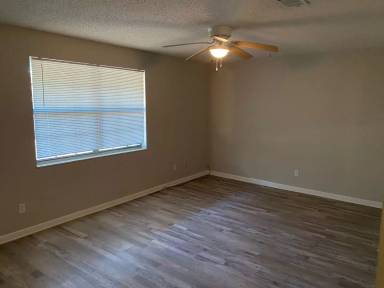 Main picture of 6005 Muldoon Rd