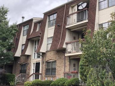 Main picture of 605 Hidden Village Dr