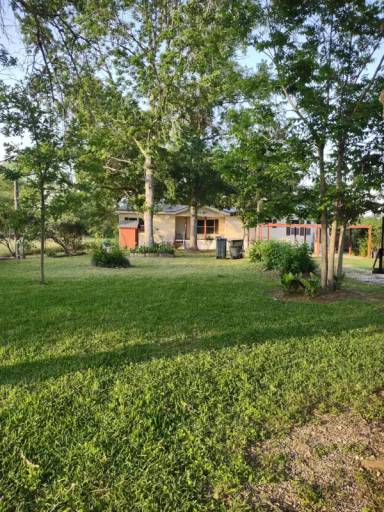 Main picture of 2090 FM 1094 Rd