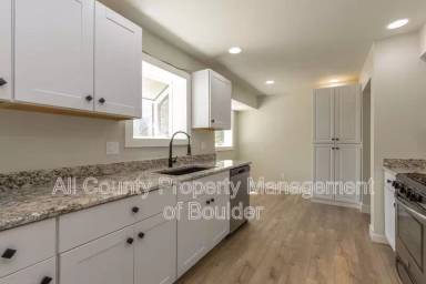Main picture of 4734 Essex Ct