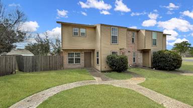 Main picture of 1811 Woodsman Dr