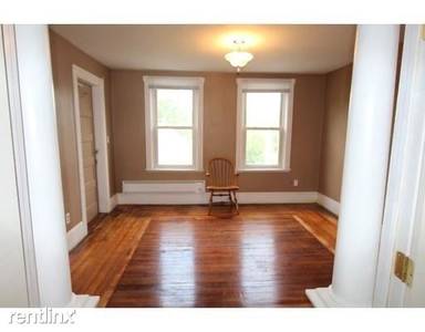 Main picture of 71 Peck St