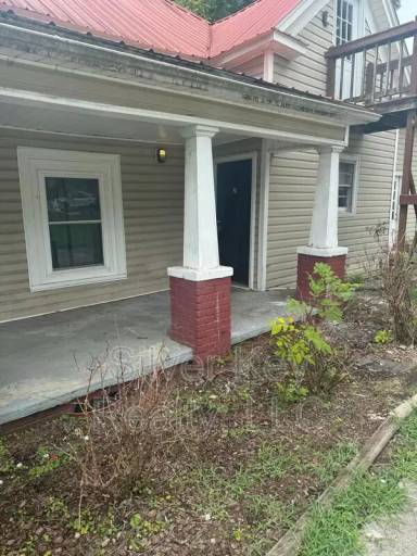 Main picture of 714 Washington Ave