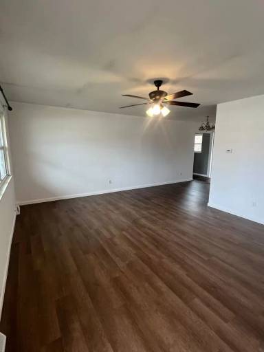 Main picture of 4 Redbud Ln