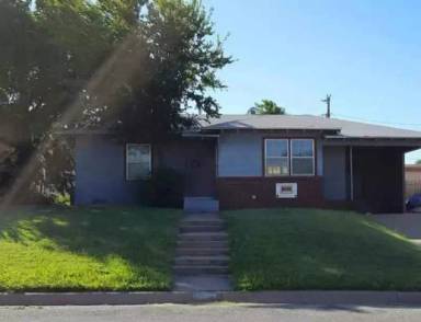 Main picture of 802 E 16th St