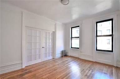 Main picture of 714 W 180th St