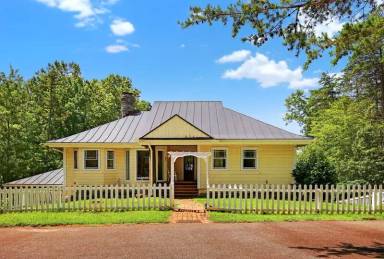 Main picture of 3005 Lonesome Mountain Rd