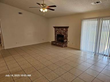 Main picture of 1673 E Eastbrook Ave