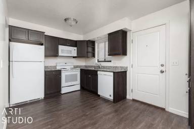 Main picture of 532 W 4925 S