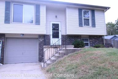 Main picture of 5832 NW Walnut Ct