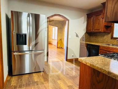 Main picture of 420 8th St