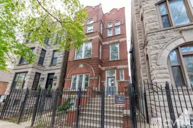 Main picture of 1016 S Oakley Blvd