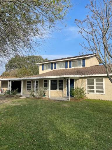Main picture of 411 Rolling Acres Dr