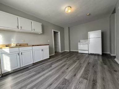 Main picture of 72 Clinton St