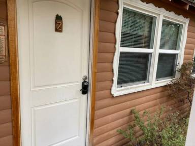 Main picture of 877 Tulip Ln