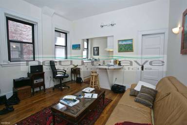 Main picture of 380 Commonwealth Ave