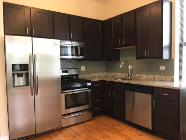 Main picture of 4053 N Leavitt St