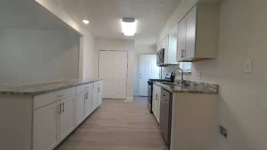 Main picture of 1301 W Nelson St