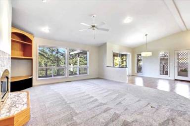 Main picture of 18527 Jayhawk Dr