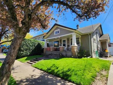 Main picture of 2434 SE Clinton St