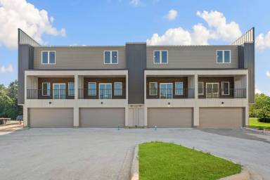 Main picture of 1467 West Hendon Street - 101