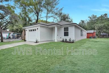 Main picture of 4825 N Pearl St