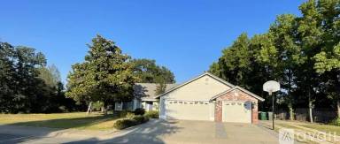 Main picture of 2185 Drexel Way