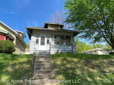 Main picture of 2425 12th St