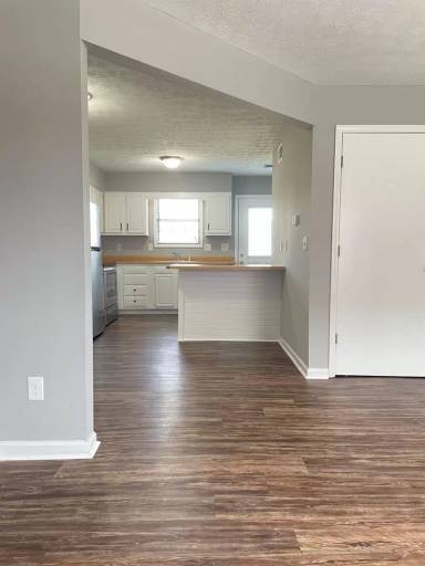 Main picture of 421 Garden City Dr