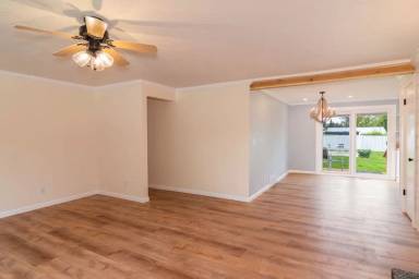 Main picture of 816 S Bannen Rd