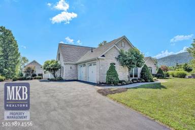 Main picture of 7621 Nandina Dr