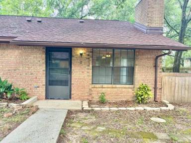 Main picture of Chisholm Road Apt A4 9345