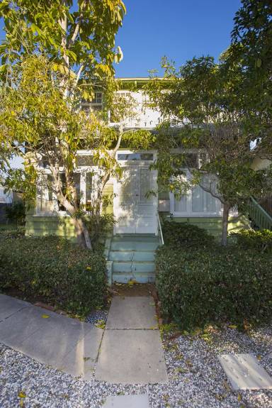 Main picture of 7433-7439 Cuvier St