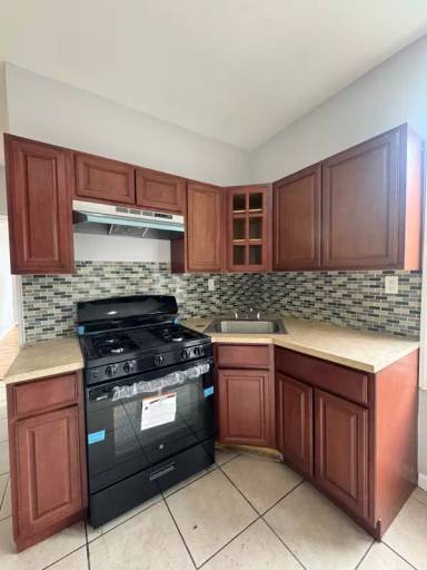 Main picture of 641 15th Ave