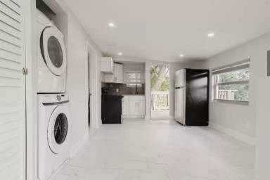 Main picture of 3416 Broadway