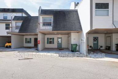 Main picture of 2219 9th St SE