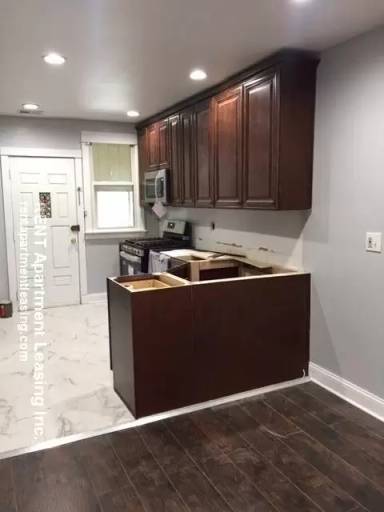 Main picture of 1319 W Columbia Ave