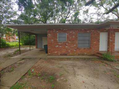 Main picture of 2617 Mission Rd