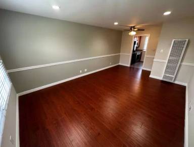 Main picture of 1241 E Harvard St