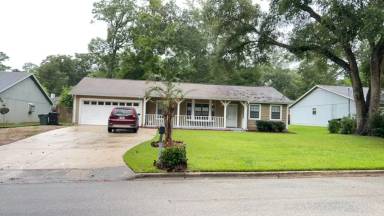 Main picture of 746 Riggins Rd