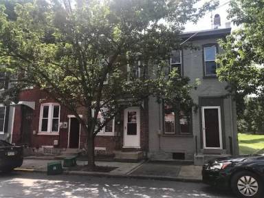 Main picture of 426 Arch St