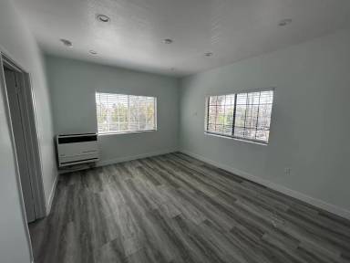 Main picture of 2221 Michigan Ave