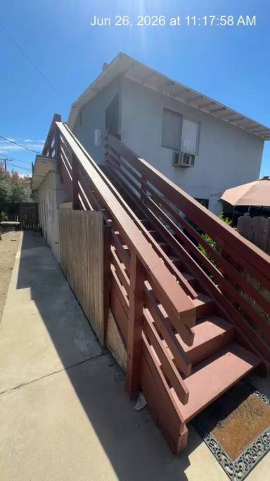 Main picture of 512 E Myrtle Ave