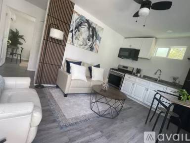 Main picture of 14724 Huston St